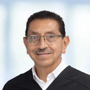 Dr. Benjamín González